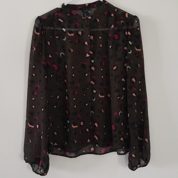 Clothes - Picture 2 of 2